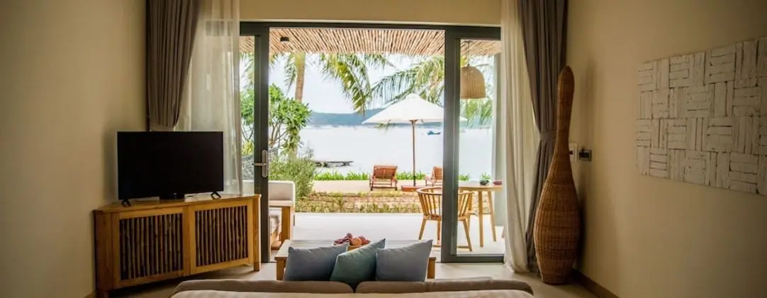 Villa (Beachfront)