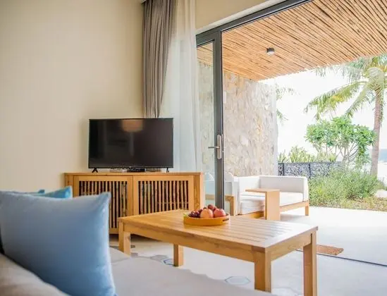 Villa (Beachfront)