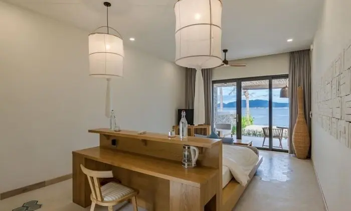 Villa (Beachfront)