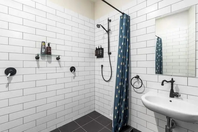 Standard Tek Büyük Yataklı Oda, Ortak Banyo