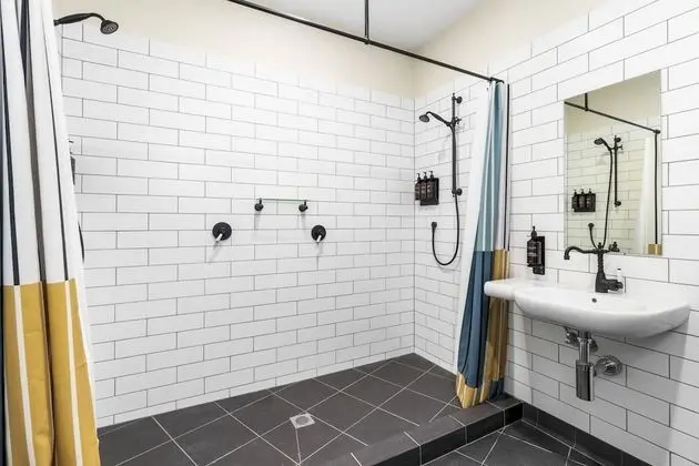 Standard Tek Büyük Yataklı Oda, Ortak Banyo
