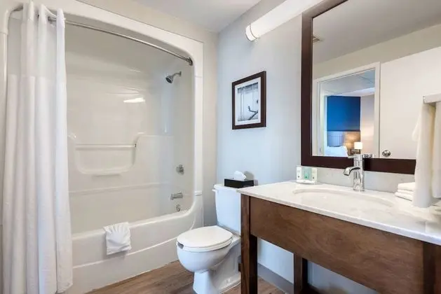 Suite, 1 King Bed and 1 Queen Bed, Non Smoking