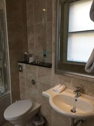Club Tek Büyük Yataklı Oda