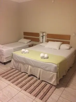 Üç Kişilik Oda, Havuz Manzaralı