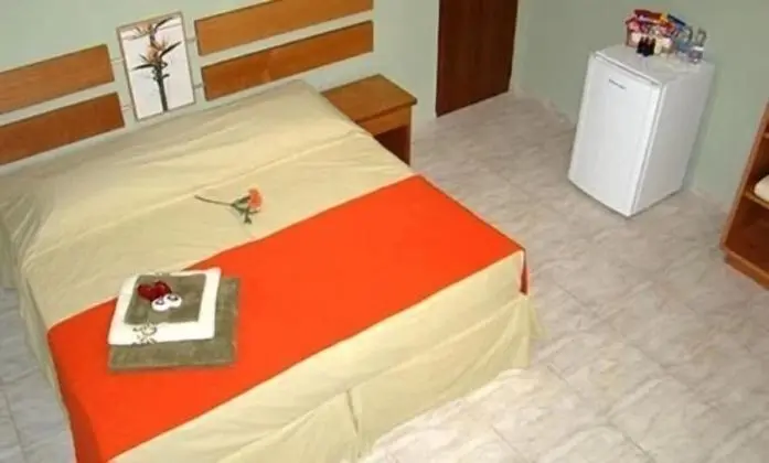 Üç Kişilik Oda, Havuz Manzaralı