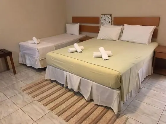 Üç Kişilik Oda, Havuz Manzaralı