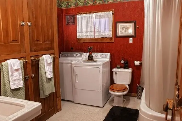 Family Oda, Birden Çok Yatak, Özel Banyo (The Maid's Quarters)