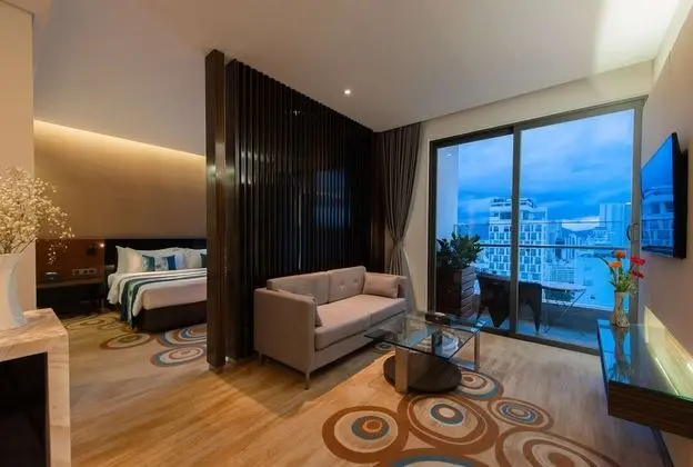 Grand Süit, 1 En Büyük (King) Boy Yatak, Balkon, Plaj Manzaralı (King Bed)