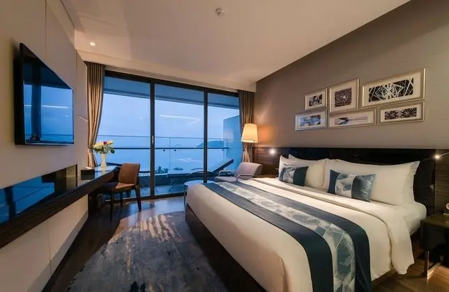 Premier Queen Room, Balcony, Ocean View