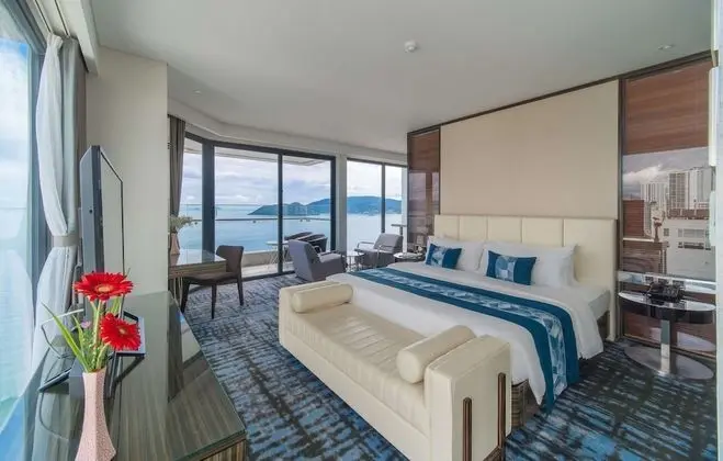 Queen Ann Suite Super King