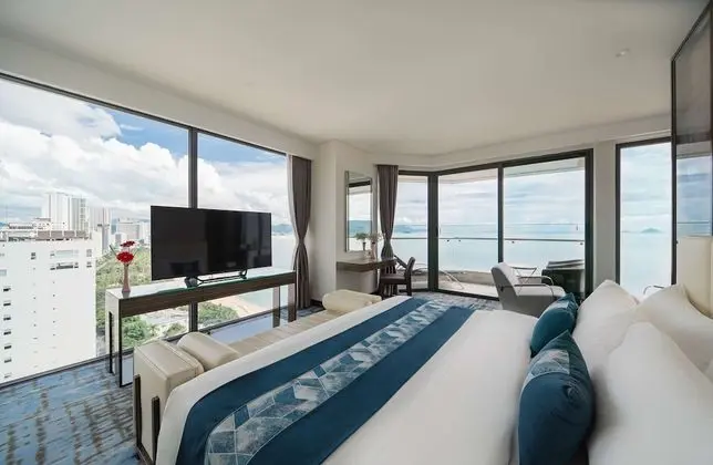 Queen Ann Suite Super King