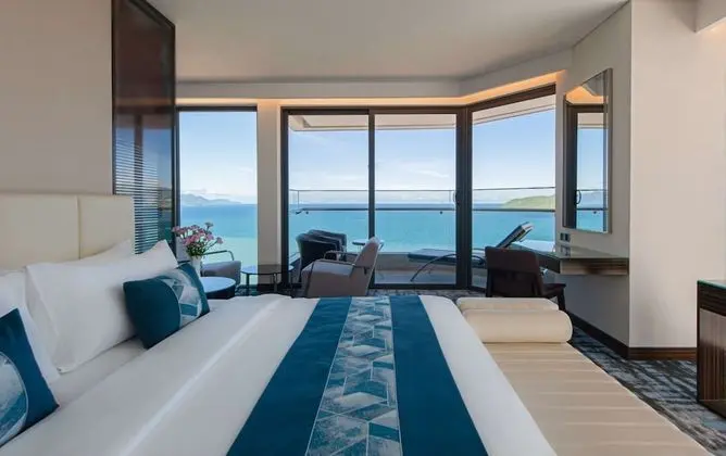 Queen Ann Suite Super King