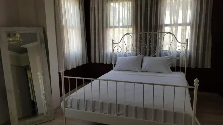 Cumbalı Superior Oda, Simge Yapı Manzaralı