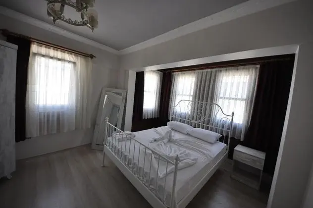 Cumbalı Superior Oda, Simge Yapı Manzaralı