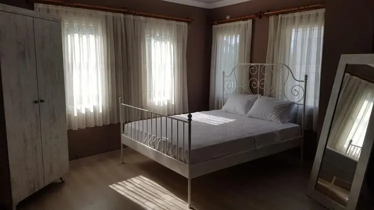 Superior, Simge Yapı Manzaralı