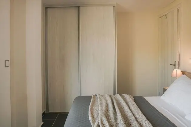Superior Apart Daire, Havuz Manzaralı