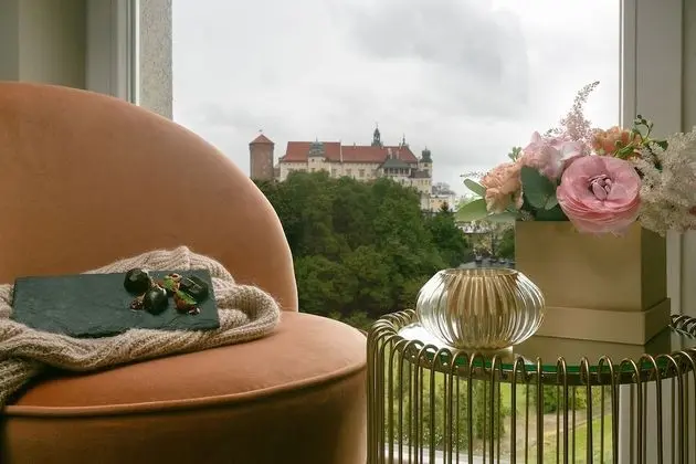 Deluxe Tek Büyük veya İki Ayrı Yataklı Oda, Balkon, Bahçe Manzaralı