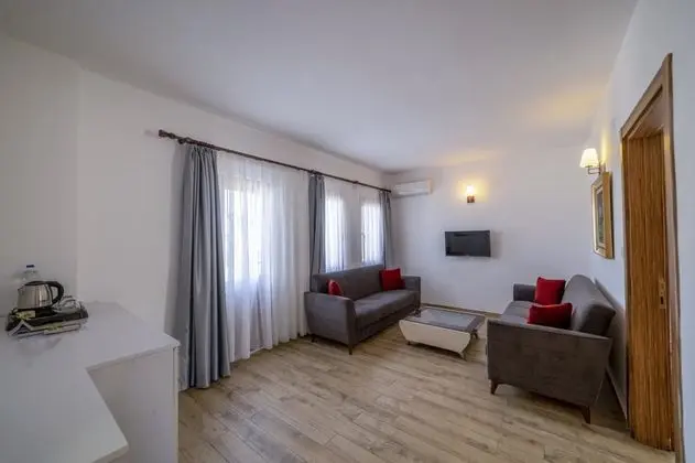 Suite, Kara Manzaralı, Balkonsuz