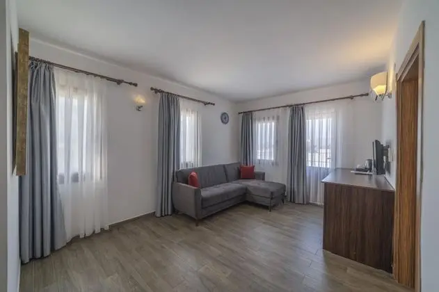 Suite, Kara Manzaralı, Balkonsuz