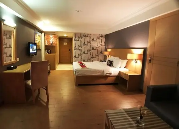 Design Tek Büyük Yataklı Oda, 1 En Büyük (King) Boy Yatak, Balkon, Kule