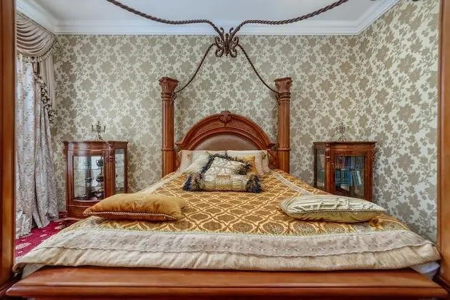 Royal Dört Kişilik Oda