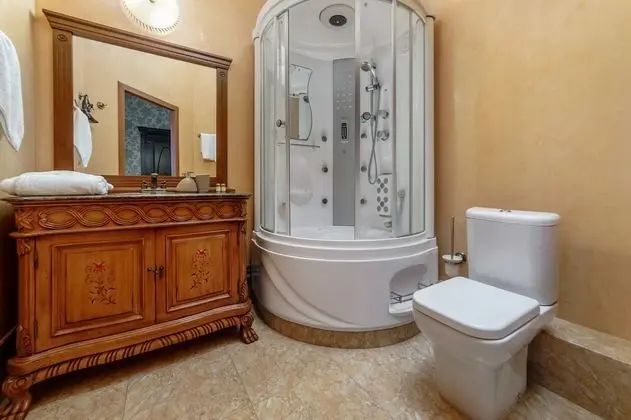 Royal Dört Kişilik Oda