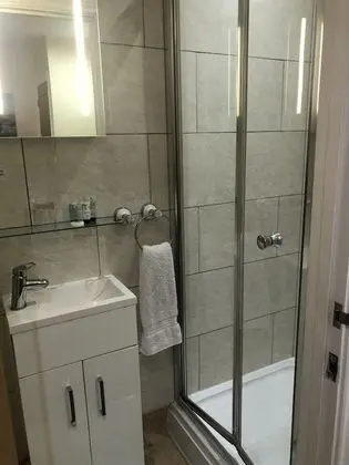 Tek Kişilik Oda, Banyolu/Duşlu