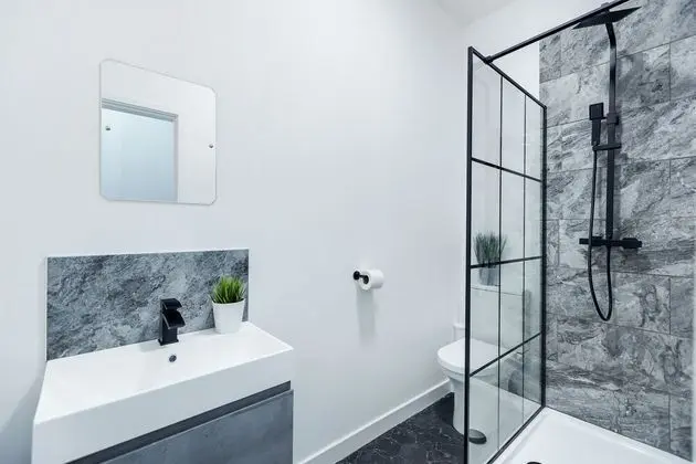 Stüdyo, Özel Banyo (Emerald Suite)