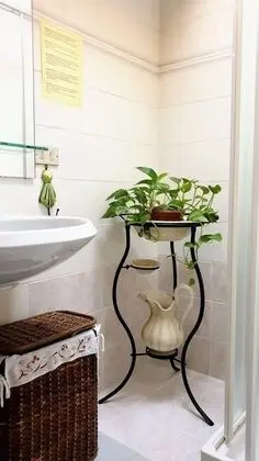 Tek Büyük Yataklı Oda, Ortak Banyo, Göl Manzaralı
