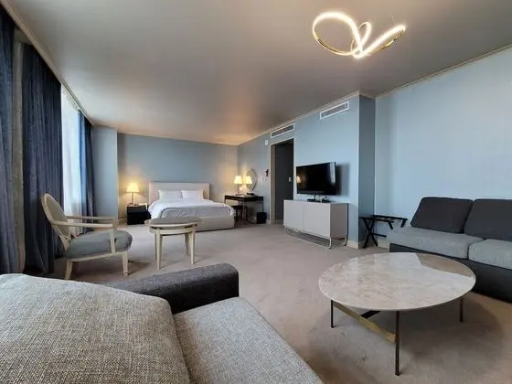 Deluxe Tek Büyük Yataklı Oda