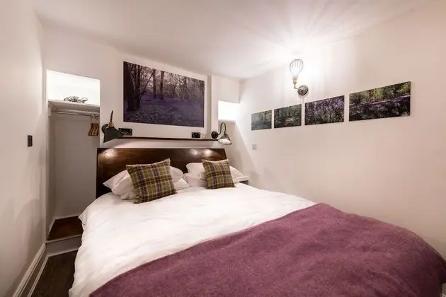 Basic Oda, 1 Büyük (Queen) Boy Yatak