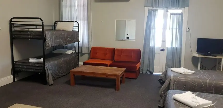 Family Oda, Sigara İçilmez, Ortak Banyo