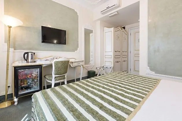 Standard Tek Büyük Yataklı Oda