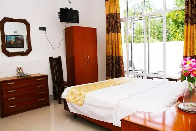 Deluxe Tek Büyük Yataklı Oda, Denize Bakan