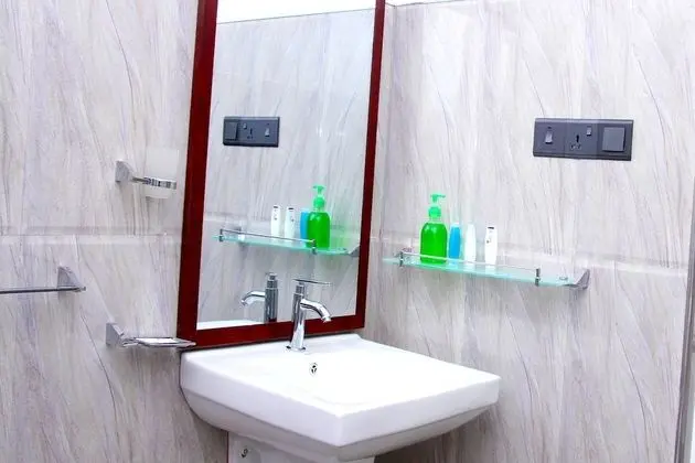Deluxe Tek Büyük Yataklı Oda, Denize Bakan