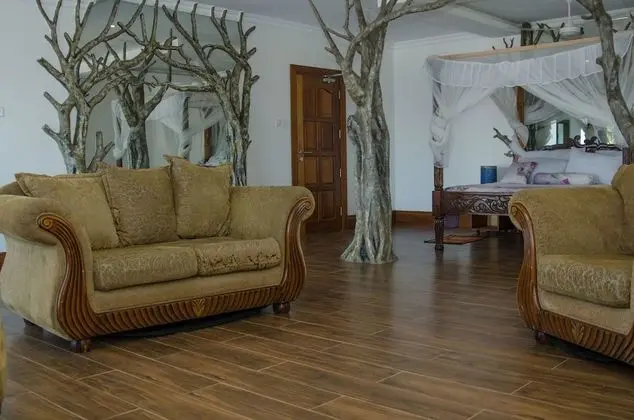 Five Bedroom Deluxe Villa