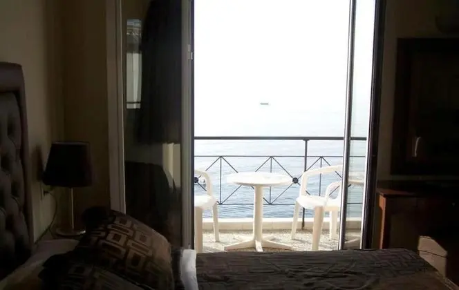 Standard Tek Büyük veya İki Ayrı Yataklı Oda