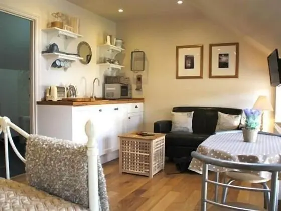 Tek Büyük Yataklı Oda, Banyolu/Duşlu (Upper Cottage)