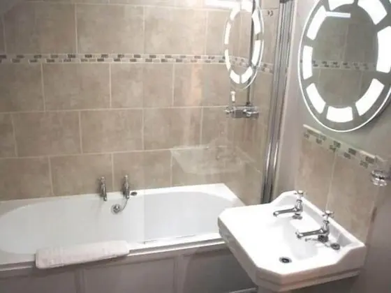 Tek Büyük Yataklı Oda, Banyolu/Duşlu (Upper Cottage)