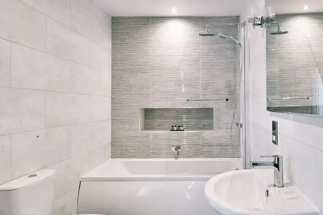 Executive Tek Büyük Yataklı Oda, Banyolu/Duşlu, Deniz Manzaralı (Queen Victoria Room)