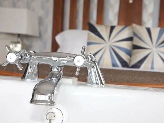 Luxury Tek Büyük Yataklı Oda, Banyolu/Duşlu