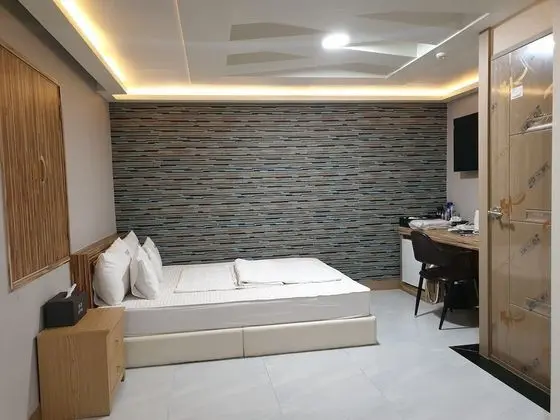 Standard Tek Büyük Yataklı Oda