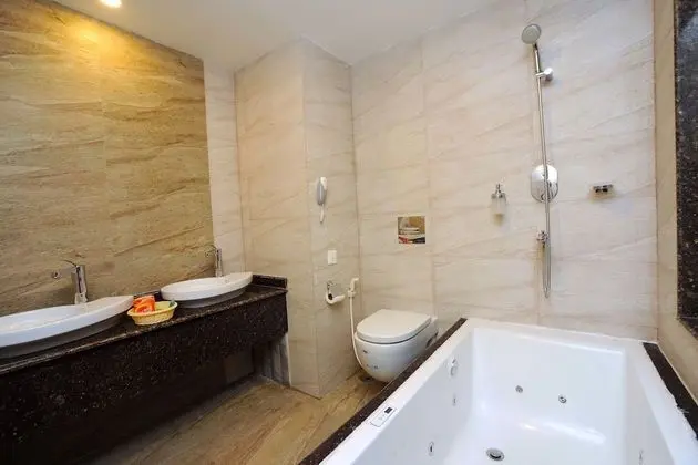 Deluxe Tek Büyük veya İki Ayrı Yataklı Oda, Engellilere Uygun, Dağ Manzaralı