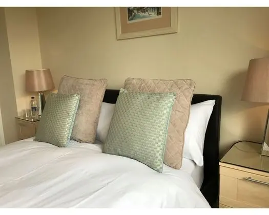 Comfort Apart Daire, Özel Banyo, Bahçe Manzaralı (Queens Rd Rental: 3 Rooms)