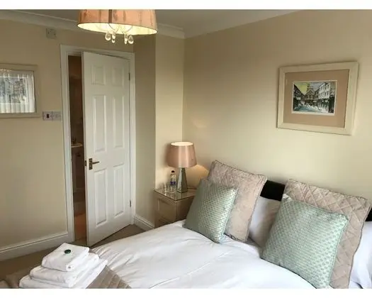Comfort Apart Daire, Özel Banyo, Bahçe Manzaralı (Queens Rd Rental: 3 Rooms)