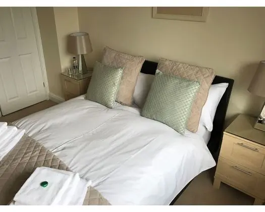 Comfort Apart Daire, Özel Banyo, Bahçe Manzaralı (Queens Rd Rental: 3 Rooms)