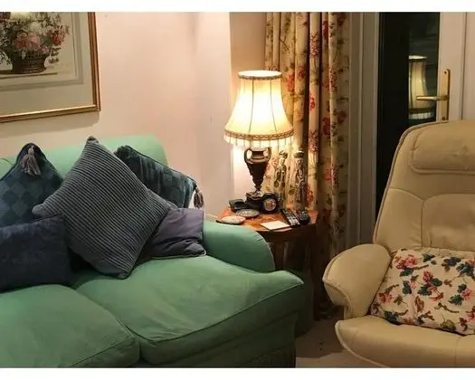 Comfort Apart Daire, Özel Banyo, Bahçe Manzaralı (Queens Rd Rental: 3 Rooms)