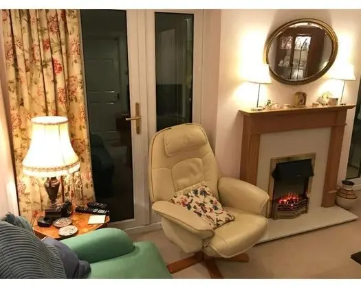 Comfort Apart Daire, Özel Banyo, Bahçe Manzaralı (Queens Rd Rental: 3 Rooms)
