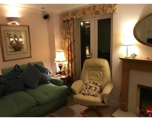Comfort Apart Daire, Özel Banyo, Bahçe Manzaralı (Queens Rd Rental: 3 Rooms)