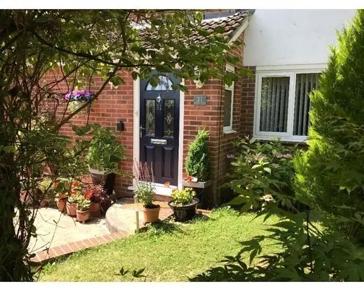 Comfort Apart Daire, Özel Banyo, Bahçe Manzaralı (Queens Rd Rental: 3 Rooms)